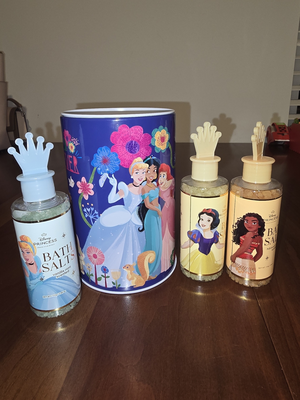 Disney Princess Bath Salts and Piggy Bank 4 Piece Set, Brand New